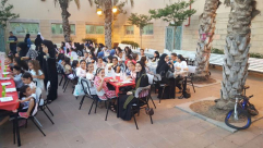 بالصور: مركز يافا لتعليم القرآن الكريم  يختتم عامه الدراسي بإفطار جماعي لطلابه